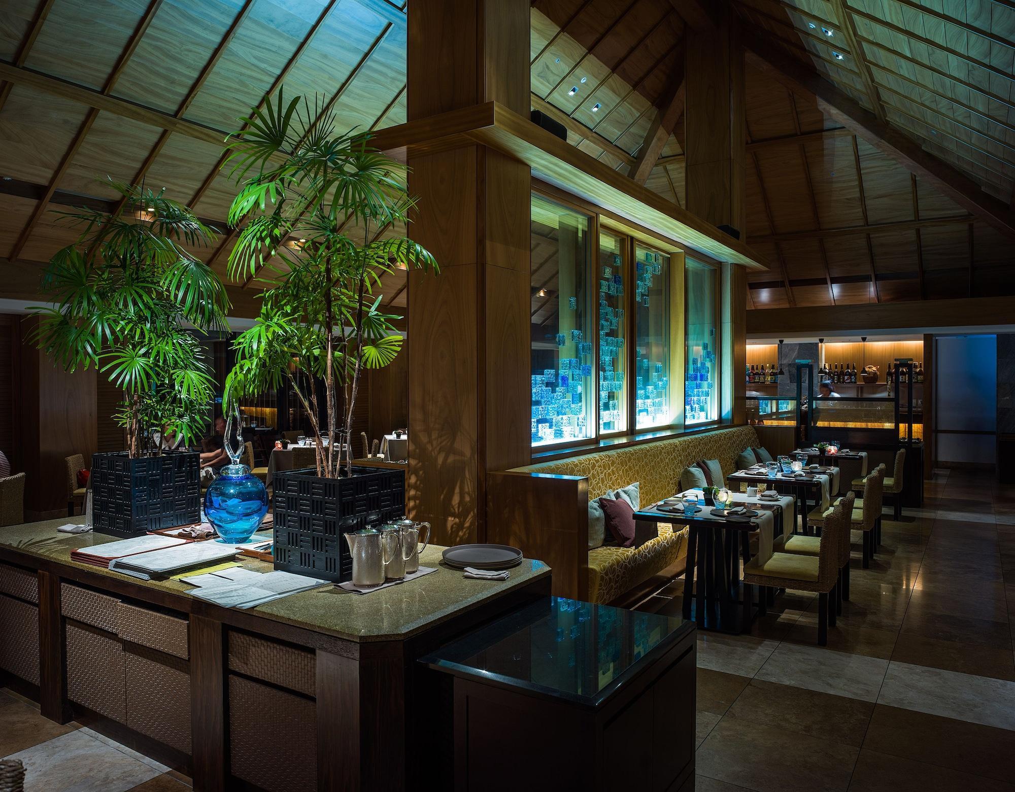 Hotel The Ritz-Carlton Okinawa Nago Exterior foto