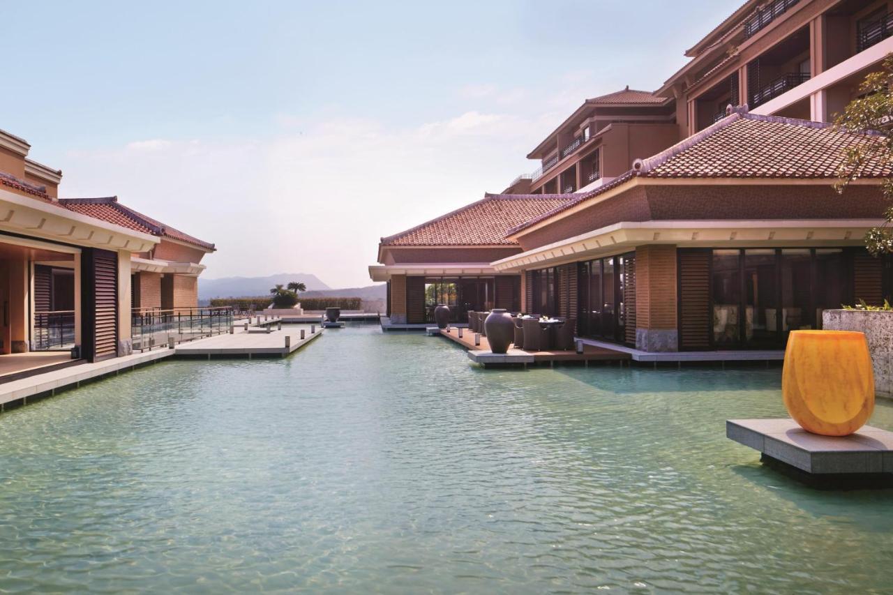Hotel The Ritz-Carlton Okinawa Nago Exterior foto