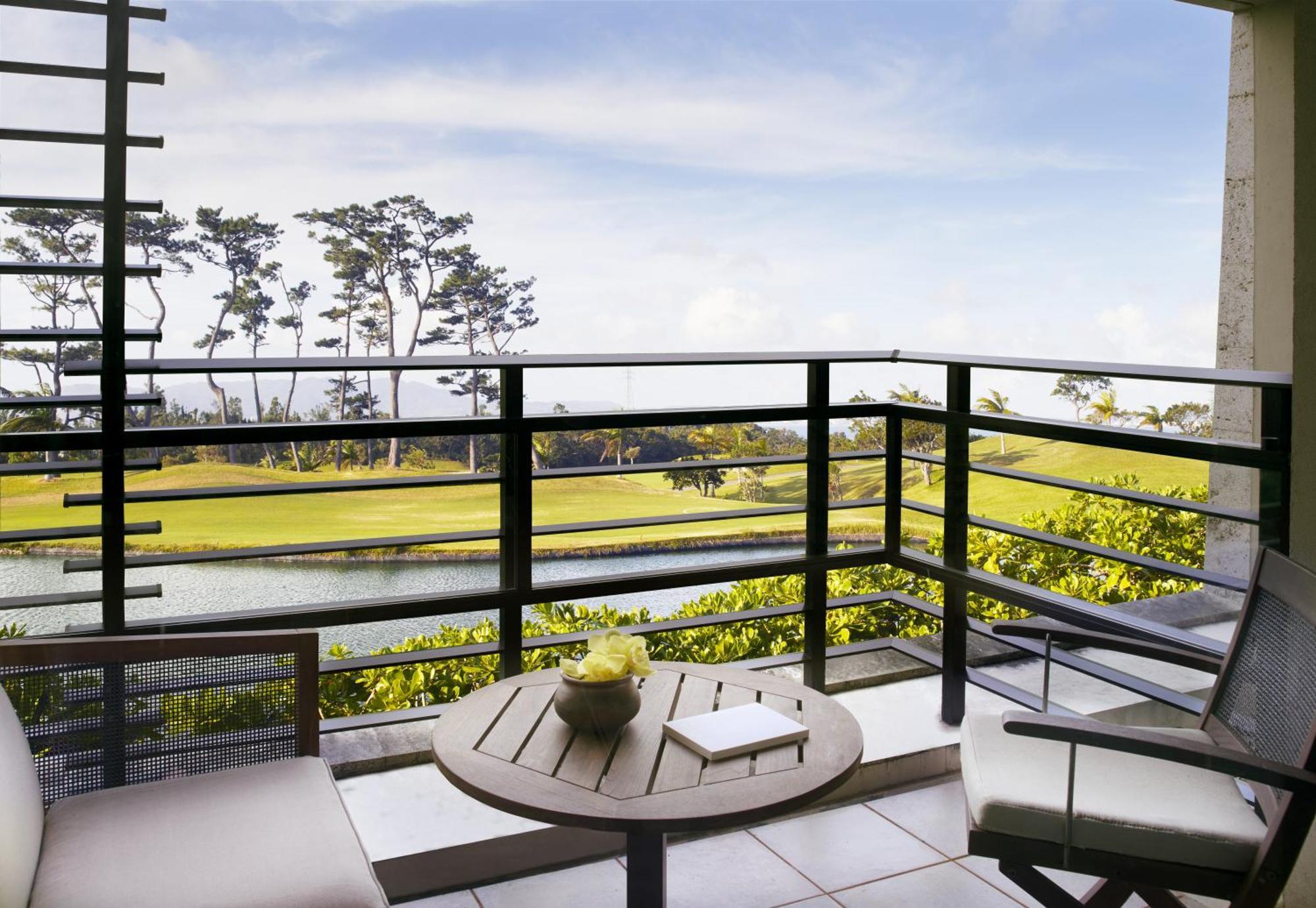 Hotel The Ritz-Carlton Okinawa Nago Exterior foto
